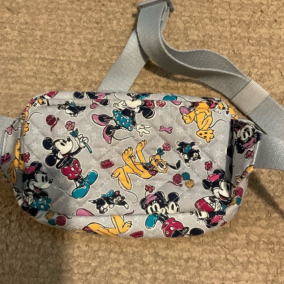 Disney Vera Bradley Belt Bag Family Fun - Picture 2 of 5
